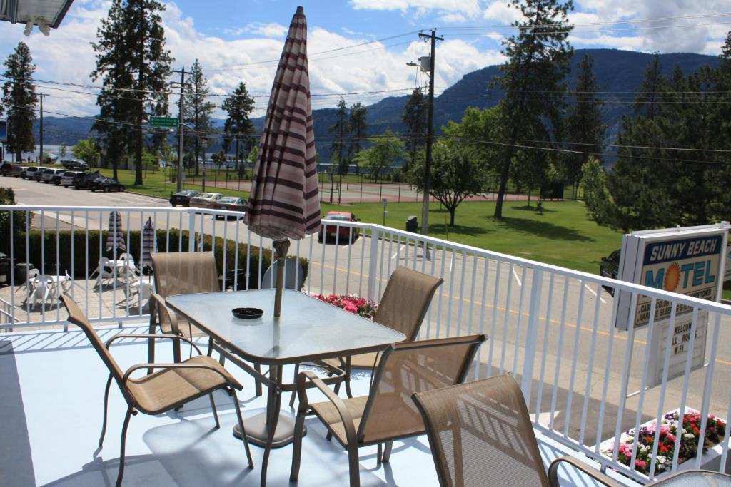 Sunny Beach Motel Penticton Esterno foto