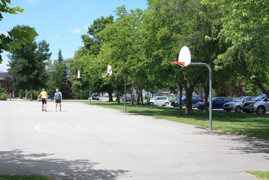 Sunny Beach Motel Penticton Esterno foto