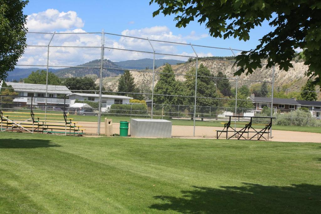 Sunny Beach Motel Penticton Esterno foto