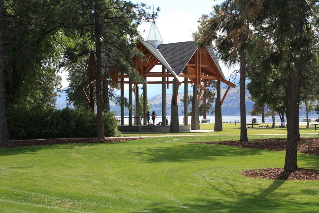 Sunny Beach Motel Penticton Esterno foto