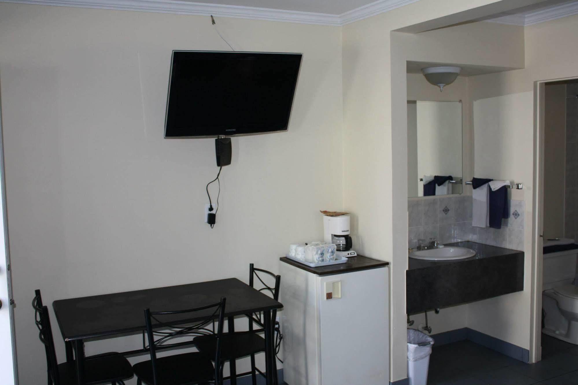 Sunny Beach Motel Penticton Esterno foto