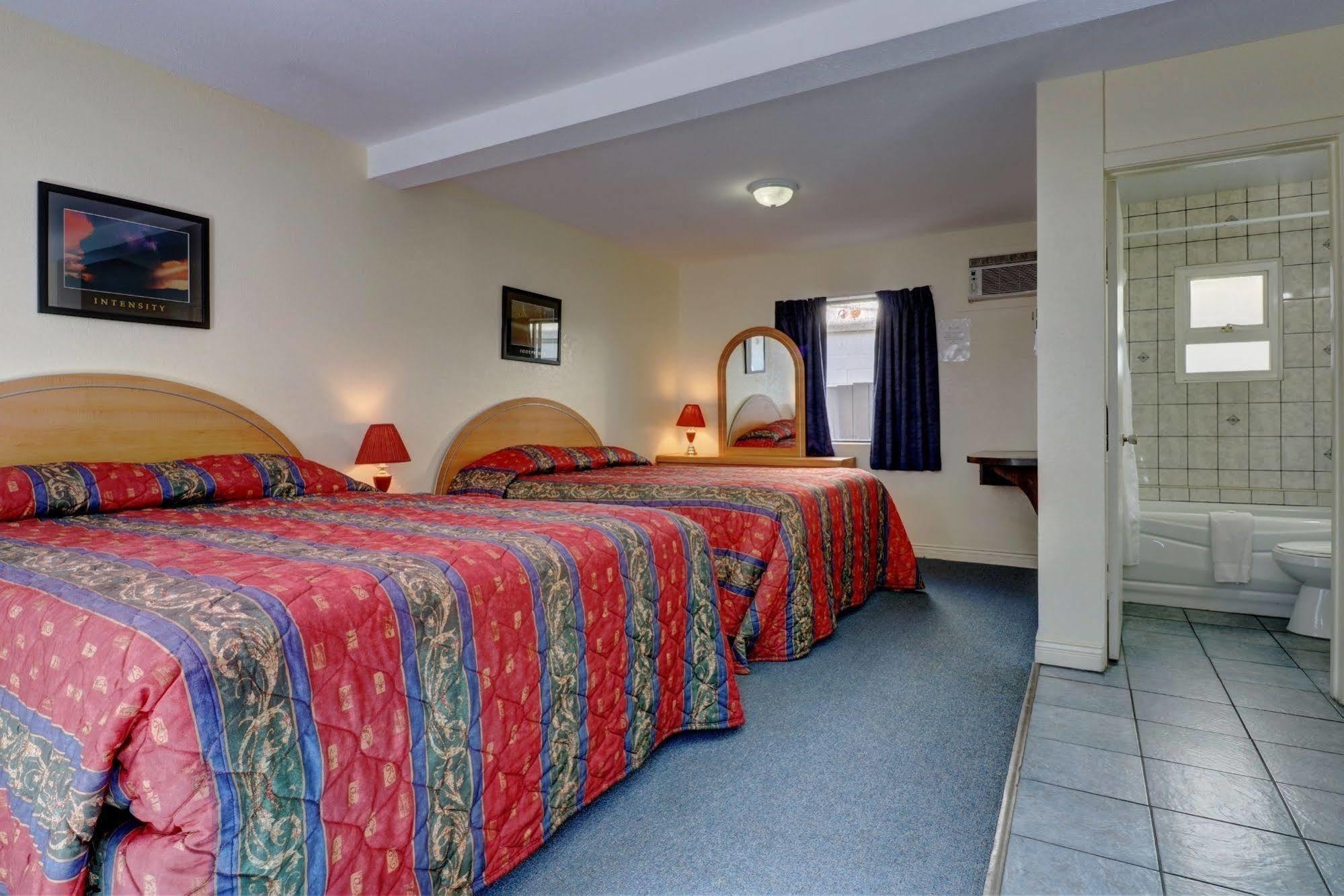 Sunny Beach Motel Penticton Esterno foto