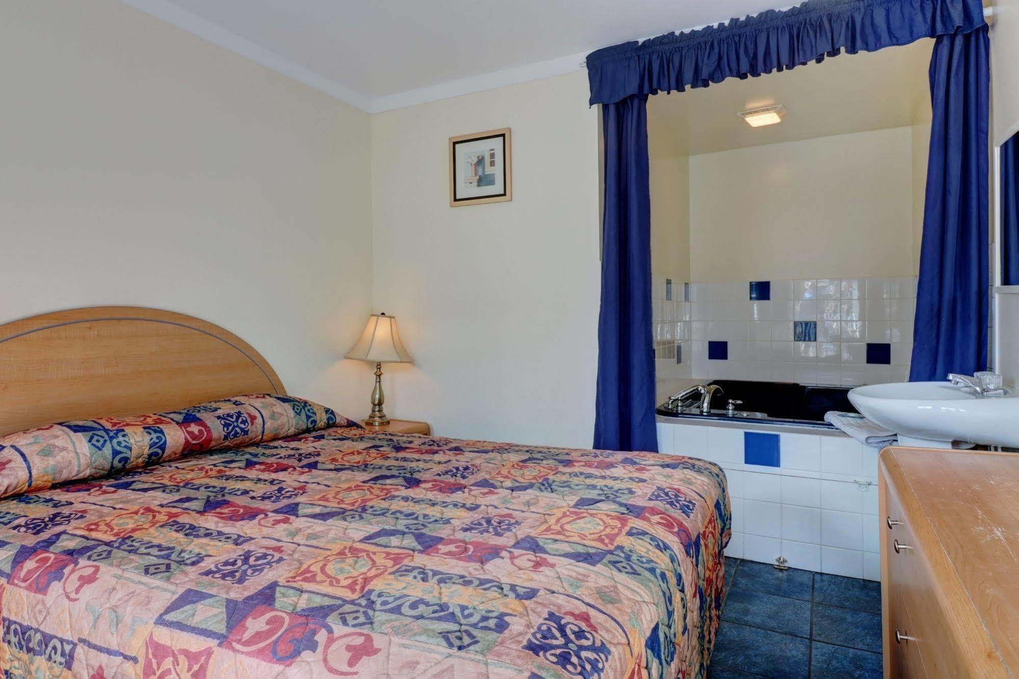 Sunny Beach Motel Penticton Esterno foto