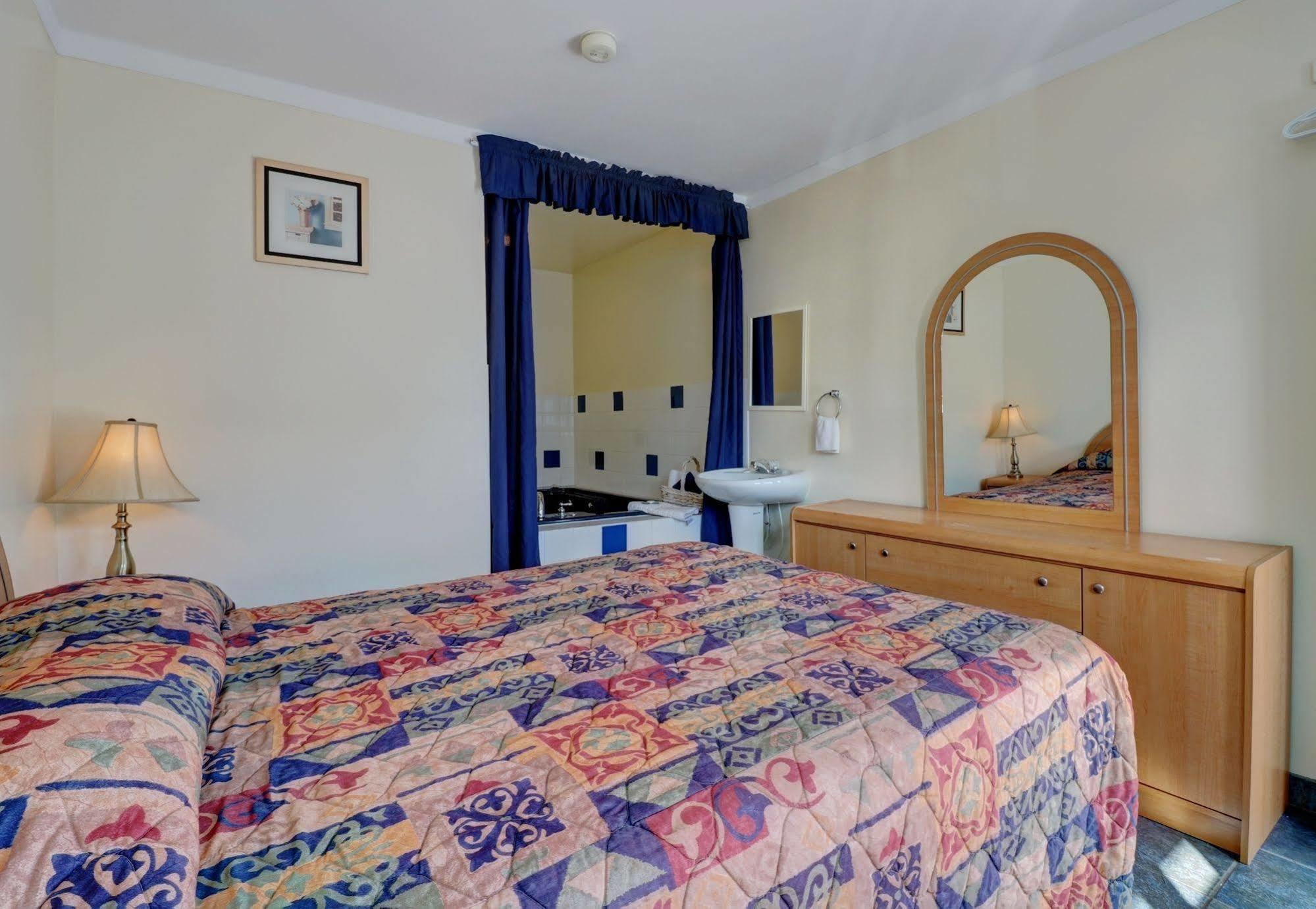 Sunny Beach Motel Penticton Esterno foto