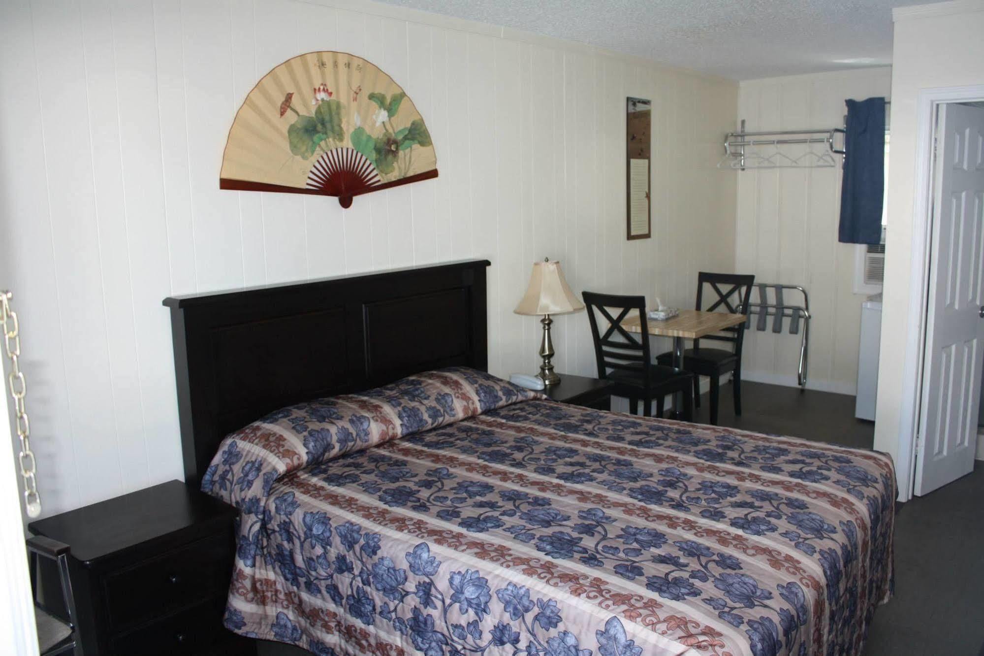 Sunny Beach Motel Penticton Esterno foto