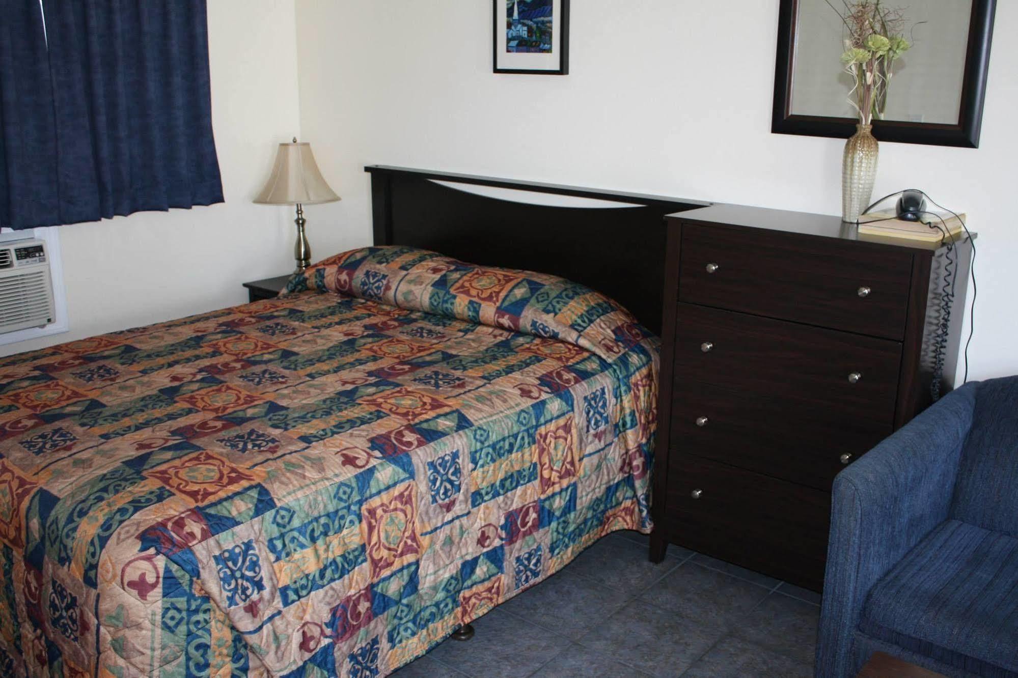 Sunny Beach Motel Penticton Esterno foto