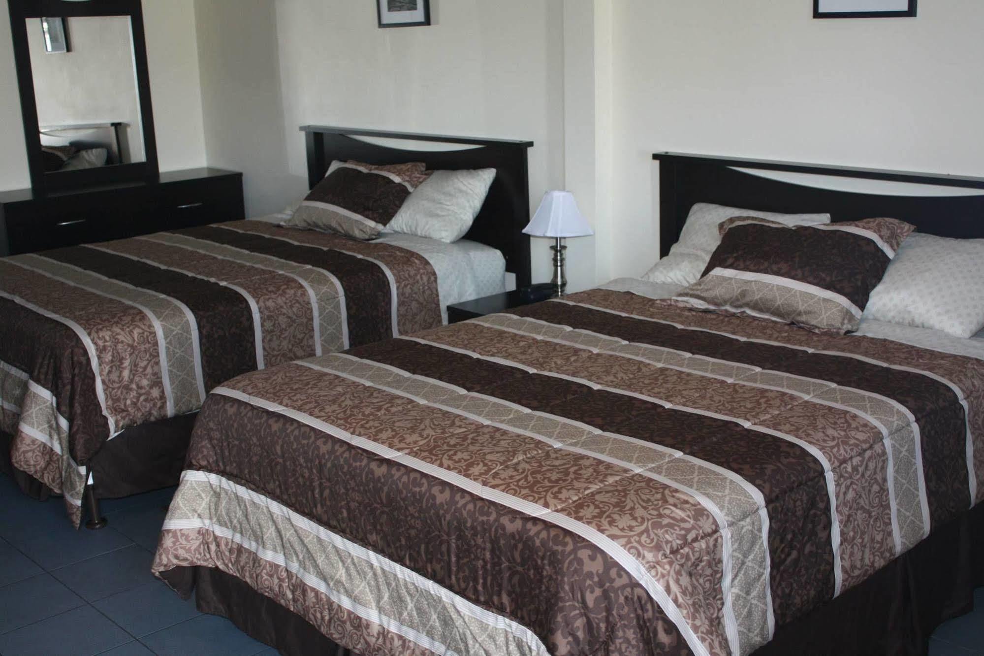 Sunny Beach Motel Penticton Esterno foto